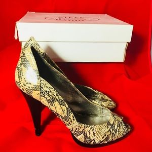 Steve Madden Peep Toe Heels Size 9
